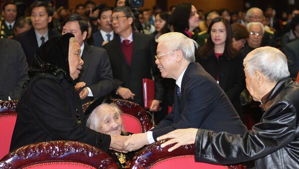 Tổng Bí thư, Chủ tịch nước Nguyễn Phú Trọng cùng các đại biểu. - Sputnik Việt Nam