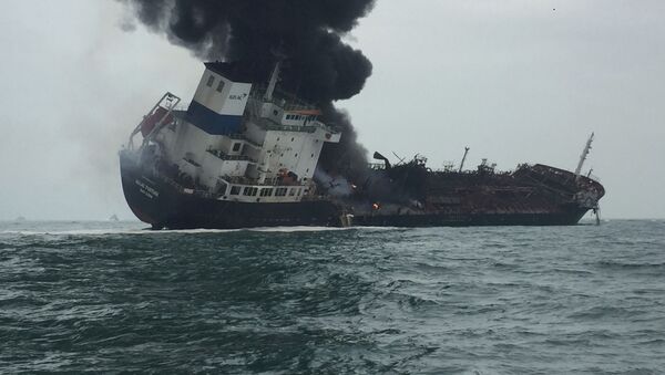 Tàu Việt Nam Aulac Fortune bốc cháy trên biển Hong Kong - Sputnik Việt Nam