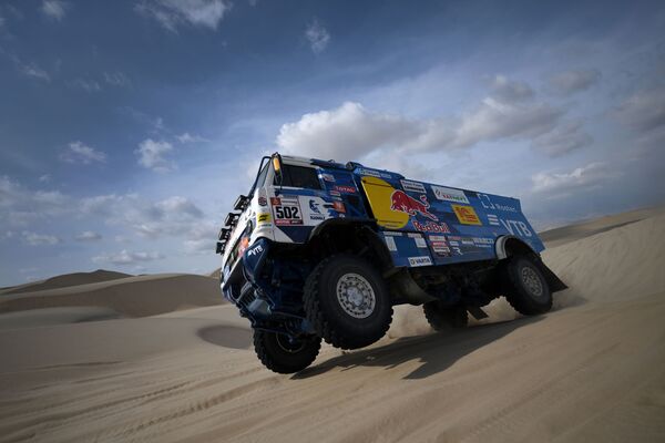 Đội xe KAMAZ-master tại chặng thứ nhất cuộc đua xe Dakar ở Peru - Sputnik Việt Nam