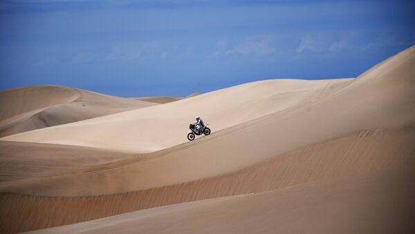 Biker ở chặng thứ 6 của cuộc đua Dakar Rally 2019 ở Peru - Sputnik Việt Nam