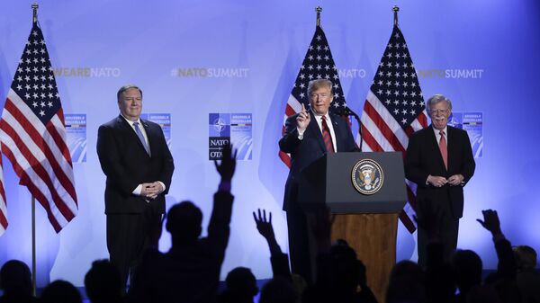 Mike Pompeo, Donald Trump, John Bolton - Sputnik Việt Nam