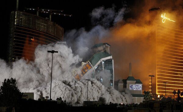 Phá hủy Khách sạn- Casino New Frontier ở Las Vegas - Sputnik Việt Nam