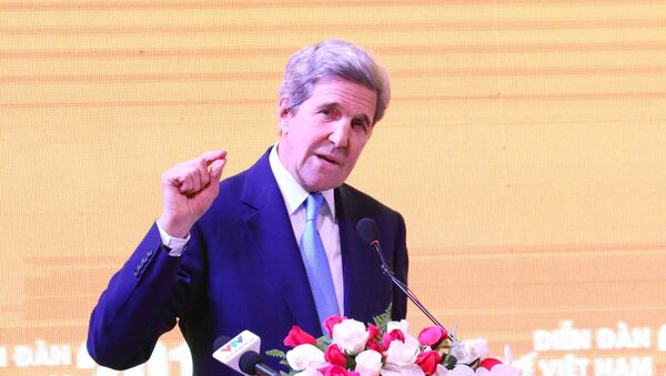 Cựu Ngoại trưởng Hoa Kỳ John Kerry, Chủ tịch danh dự Quỹ Hòa bình Quốc tế Carnegie phát biểu tại hội thảo. - Sputnik Việt Nam