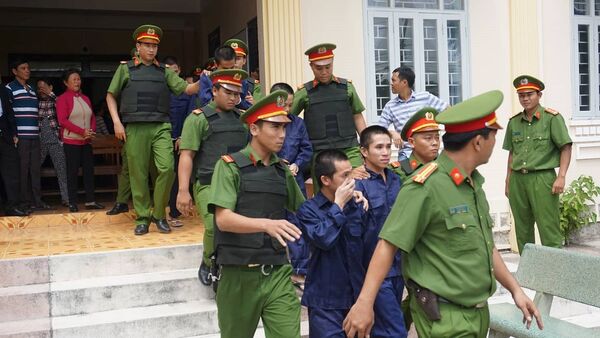 27 năm tù cho 10 bị cáo tham gia gây rối ở Bình Thuận - Sputnik Việt Nam
