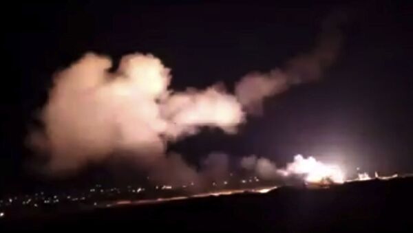 Các hệ thống phòng không Syria phản công tên lửa của Israel - Sputnik Việt Nam