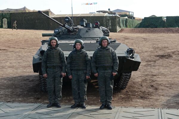 Xe chiến đấu bộ binh trong cuộc tập trận chiến lược Trung tâm -2015 tại tỉnh Orenburg - Sputnik Việt Nam