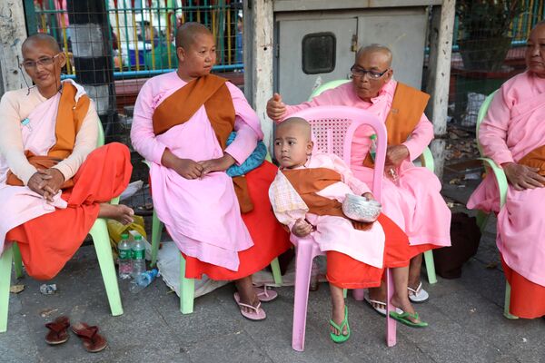 Nhà sư Phật giáo tại ngôi chùa ở Myanmar - Sputnik Việt Nam