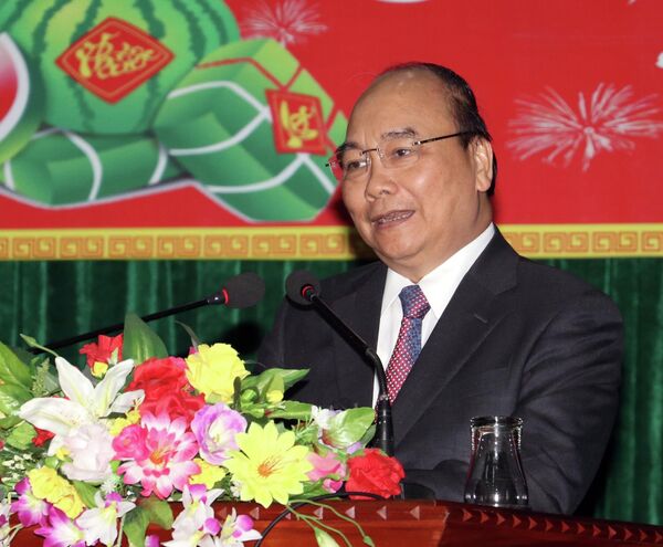 Thủ tướng Nguyễn Xuân Phúc phát biểu, chúc Tết các lực lượng vũ trang thành phố Đà Nẵng. Thủ tướng Nguyễn Xuân Phúc phát biểu, chúc Tết các lực lượng vũ trang thành phố Đà Nẵng. - Sputnik Việt Nam