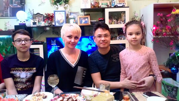 Gia đình anh Hưng và chị Svetlana Gia đình anh Hưng và chị Svetlana - Sputnik Việt Nam
