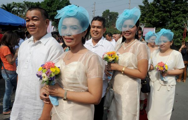 Lễ cưới trong Ngày Valentine ở Manila, Philippines - Sputnik Việt Nam