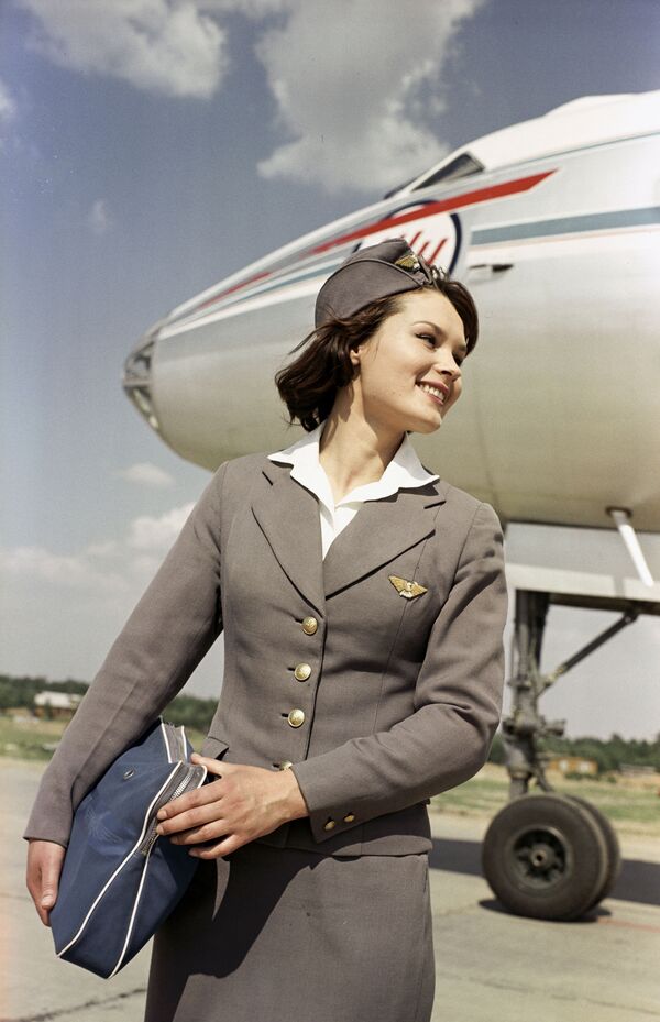 Nữ tiếp viên hàng không sau chuyến bay tại sân bay Vnukovo - Sputnik Việt Nam