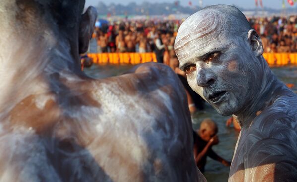 Người hành hương tại Lễ hội Kumbh Mela ở Allahabad, Ấn Độ - Sputnik Việt Nam