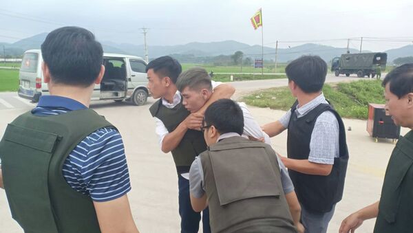 Hà Tĩnh: Cảnh sát mặc giáp đang truy bắt đối tượng buôn ma túy cố thủ có vũ khí - Sputnik Việt Nam