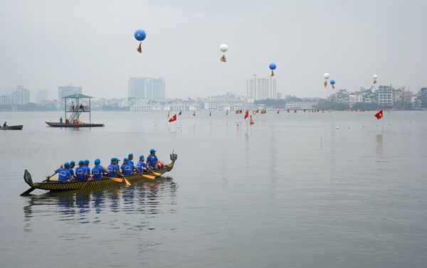 Lễ hội Bơi chải thuyền rồng truyền thống ở Hà Nội - Sputnik Việt Nam