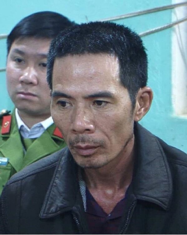 Đối tượng Phạm Văn Nhiệm là kẻ đi cùng Bùi Văn Công Đối tượng Phạm Văn Nhiệm là kẻ đi cùng Bùi Văn Công - Sputnik Việt Nam
