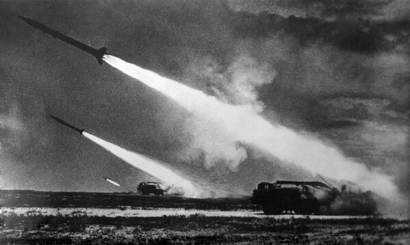 Cuộc tập trận của một trong những đơn vị quân đội Liên Xô, năm 1968 - Sputnik Việt Nam