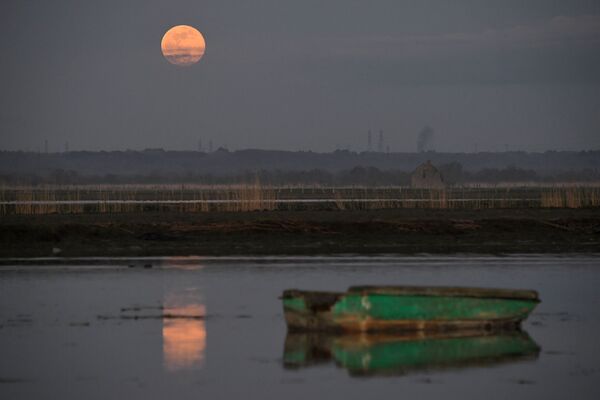 Siêu trăng trên sông Loire, Pháp - Sputnik Việt Nam