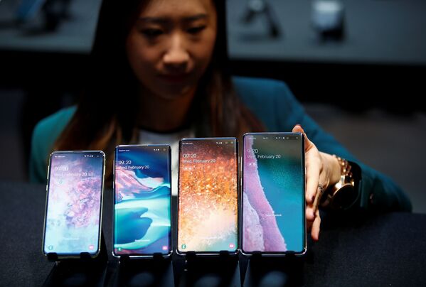 Giới thiệu dòng điện thoại thông minh mới của Samsung tại London - Sputnik Việt Nam
