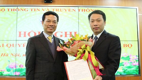 Bộ trưởng Nguyễn Mạnh Hùng giao nhiệm vụ phụ trách Cục An toàn thông tin cho ông Nguyễn Huy Dũng - Sputnik Việt Nam