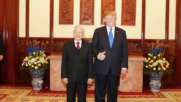 Tổng Bí thư, Chủ tịch nước Nguyễn Phú Trọng tiếp riêng Tổng thống Mỹ Donald Trump. - Sputnik Việt Nam