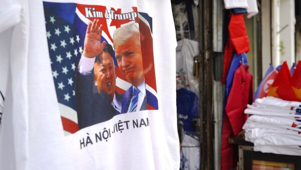 Aó phông in hình Trump-Kim - Sputnik Việt Nam