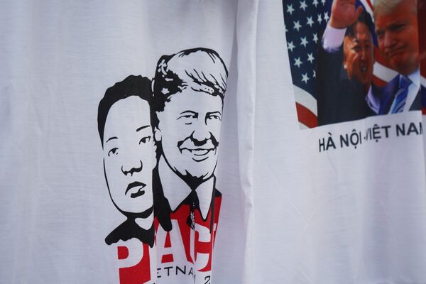 Aó phông in hình Trump-Kim - Sputnik Việt Nam