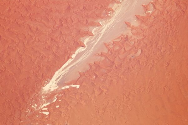 Sông Tsauchab và hồ Sossus Vlei ở Namibia nhìn từ không gian - Sputnik Việt Nam