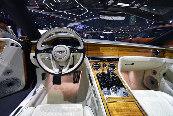 Salon trong xe Bentley tại Triển lãm ô tô quốc tế Geneva 2019 - Sputnik Việt Nam