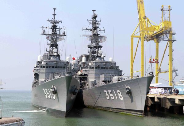 Hai tàu huấn luyện là JS SETOYUKI và JS SHIMAYUKI thuộc Lực lượng tự vệ trên biển Nhật Bản cập cảng Tiên Sa (Đà Nẵng). - Sputnik Việt Nam