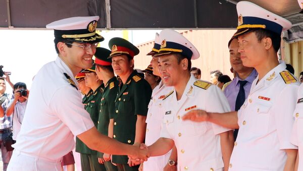Lễ đón sỹ quan và thủy thủ hai tàu của Lực lượng tự vệ trên biển Nhật Bản cập cảng Tiên Sa (Đà Nẵng). - Sputnik Việt Nam