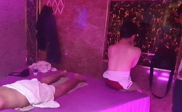 Xử lý thế nào hành vi lừa tuyển việc ép người khác vào tụ điểm kích dục? Xử lý thế nào hành vi lừa tuyển việc ép người khác vào tụ điểm kích dục? - Sputnik Việt Nam