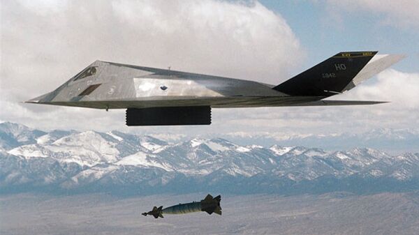 Chiếc chiến đấu cơ Lockheed F-117 trong thời gian chiến dịch chống Nam Tư  - Sputnik Việt Nam