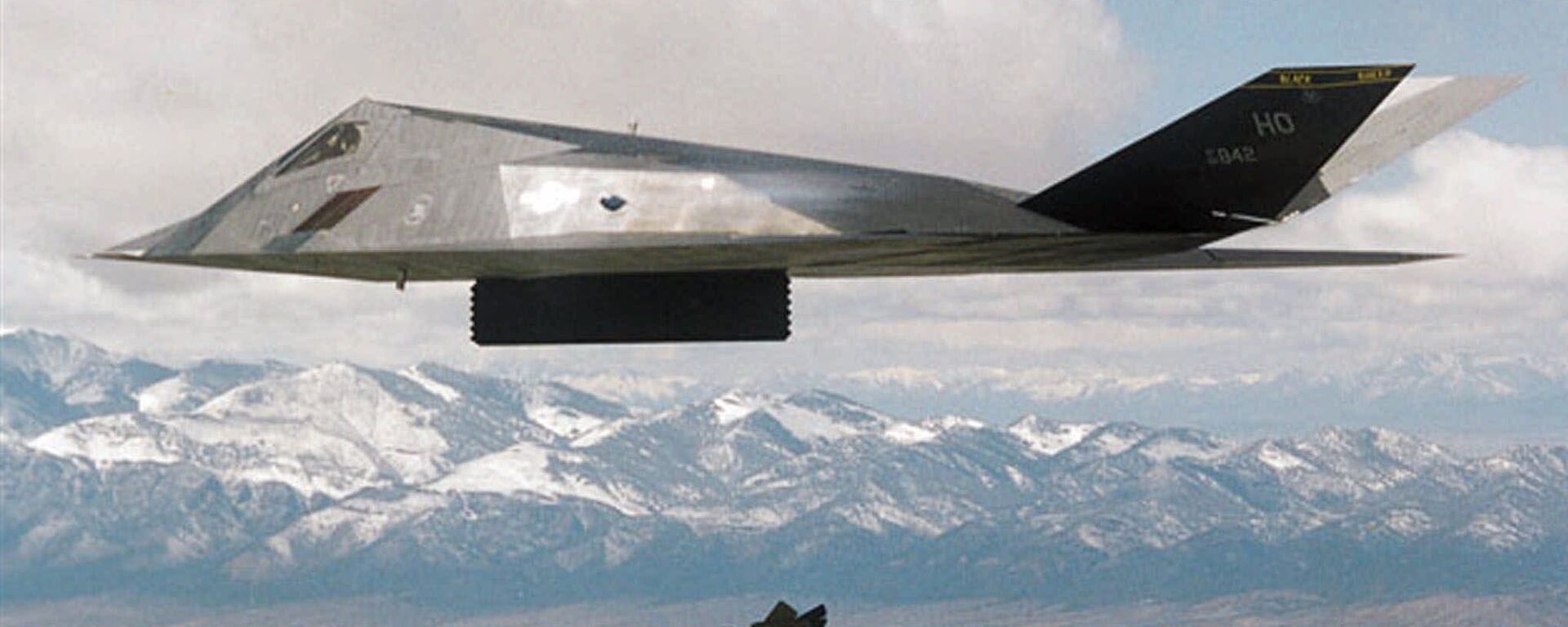 Chiếc chiến đấu cơ Lockheed F-117 trong thời gian chiến dịch chống Nam Tư  - Sputnik Việt Nam, 1920, 25.03.2024