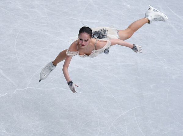 Nữ vận động viên Nga Alina Zagitova tại Giải vô địch trượt băng nghệ thuật thế giới ở Saitama - Sputnik Việt Nam