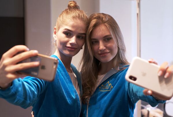 Các nữ thí sinh tham gia cuộc thi Hoa hậu Nga tại Moskva - Sputnik Việt Nam