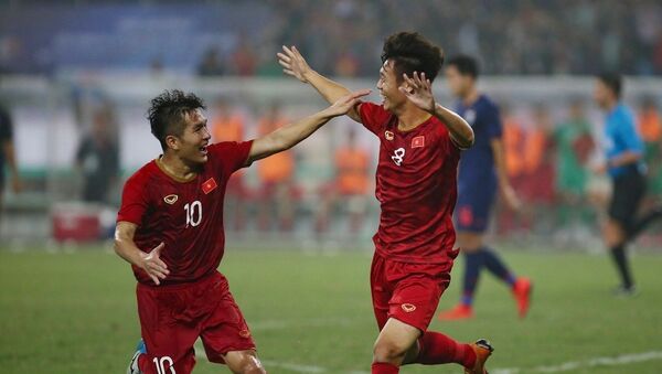 Chiến thắng thuyết phục 4 - 0 trước U23 Thái Lan đã thắp lên niềm hy vọng cho người hâm mộ cả nước về một lứa cầu thủ kế cận tài năng.  - Sputnik Việt Nam