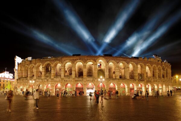 Nhà hát vòng tròn cổ đại Arena di Verona , Ý - Sputnik Việt Nam