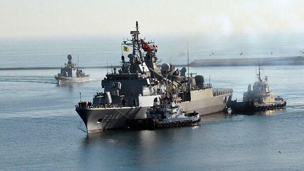 Фрегат TCG Barbaros и ракетный катер быстрой атаки TCG Martı прибыли в порт Одессы - Sputnik Việt Nam