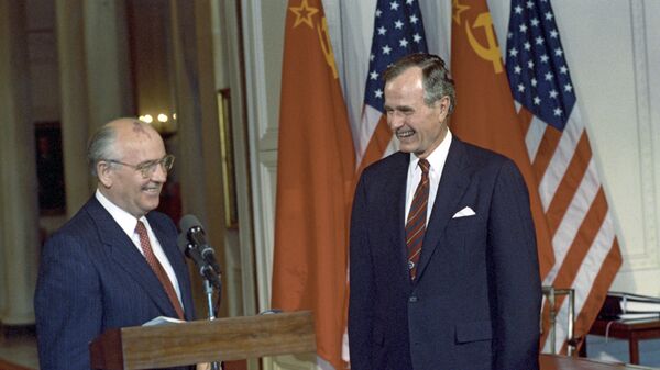 Mikhail Gorbachev và George W. Bush  - Sputnik Việt Nam