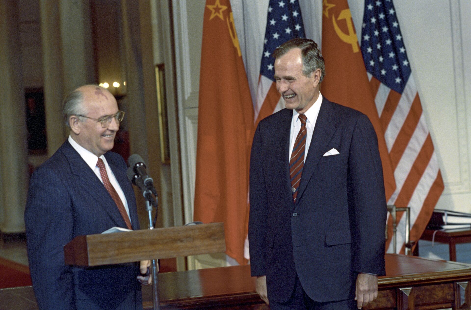 Mikhail Gorbachev và George W. Bush  - Sputnik Việt Nam, 1920, 01.09.2022