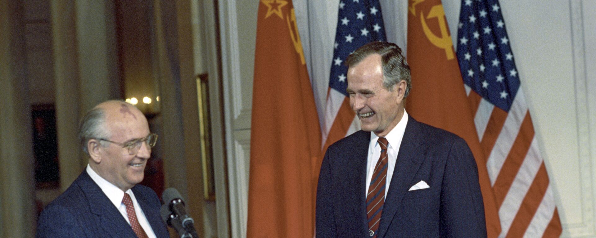 Mikhail Gorbachev và George W. Bush  - Sputnik Việt Nam, 1920, 02.04.2019