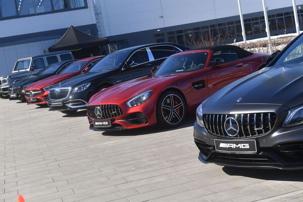 Các thành phẩm của nhà máy sản xuất xe hơi “Mercedes-Benz” thuộc tập đoàn “Daimler”

 - Sputnik Việt Nam