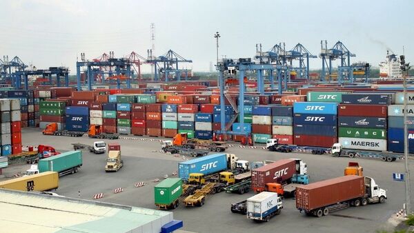 Hoạt động xuất nhập khẩu hàng hóa tại cảng Sài Gòn khu vực 1.  - Sputnik Việt Nam