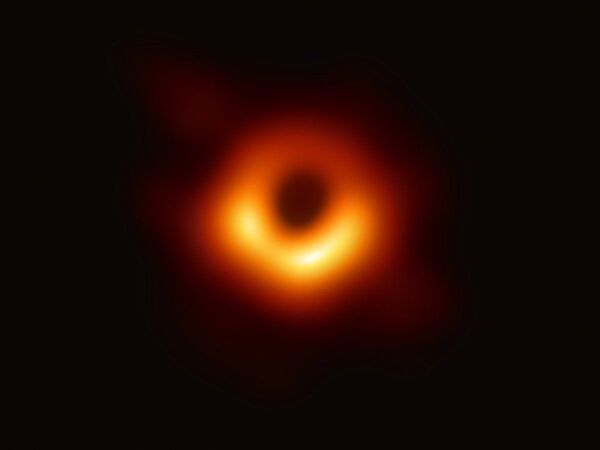 Hình ảnh lỗ đen ở trung tâm thiên hà M87, chụp bằng kính viễn vọng Event Horizon Telescope  - Sputnik Việt Nam