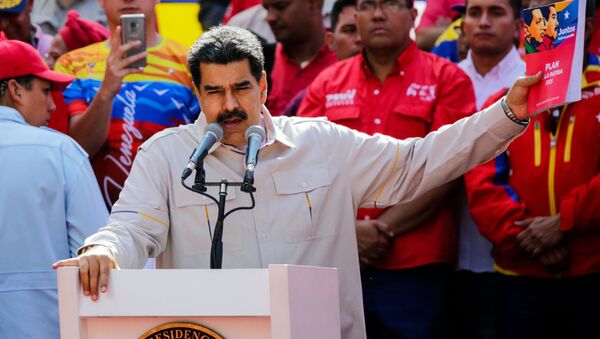 Tổng thống Venezuela Nicolas Maduro phát biểu tại Caracas trong cuộc mit tinh ủng hộ ông - Sputnik Việt Nam
