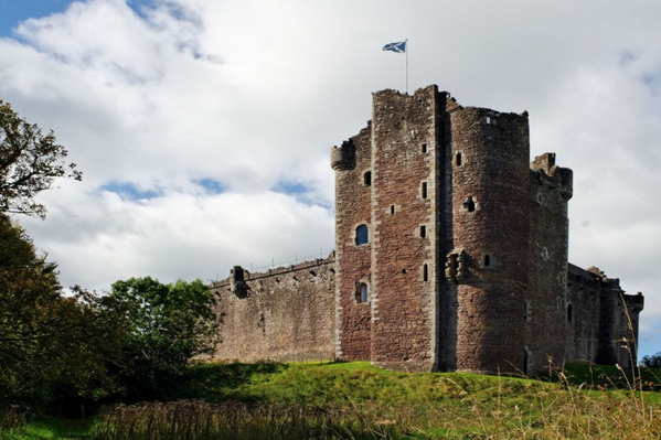 Lâu đài Dun (Scotland) - pháo đài thời trung cổ của triều đại Stuarts — nhập vai Winterfell - Sputnik Việt Nam
