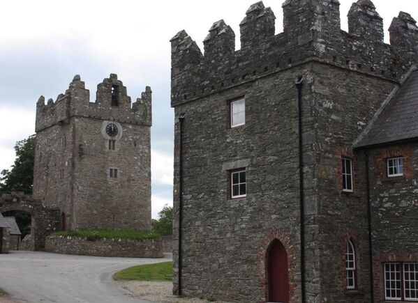 Lâu đài Ward - một trong những lâu đài thế kỷ 13 ở Ireland theo phong cách tân gothic, gần làng Strangford. Winterfell cũng được quay ở đây - Sputnik Việt Nam