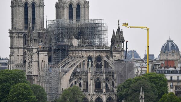 Nhà thờ Đức Bà Paris sau đám cháy  - Sputnik Việt Nam