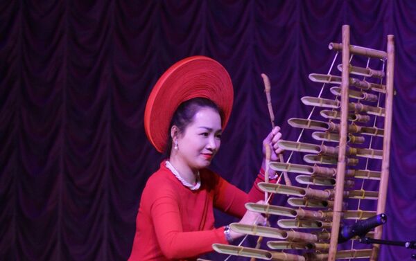 Chương trình ca nhạc Tâm hồn đồng điệu Việt Nga tại trường Đại học Tài chính trực thuộc Chính phủ LB Nga - Sputnik Việt Nam