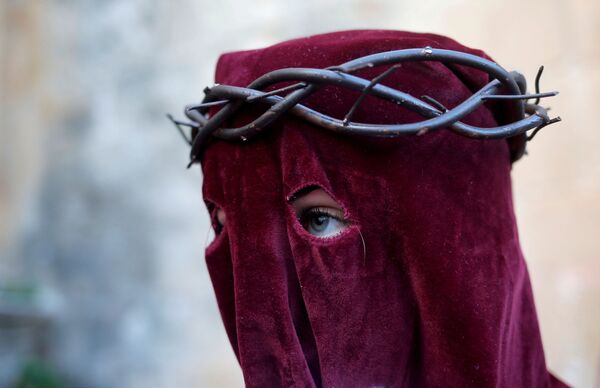 Người phụ nữ tham gia lễ rước kiệu ở Ronda, Tây Ban Nha
 - Sputnik Việt Nam